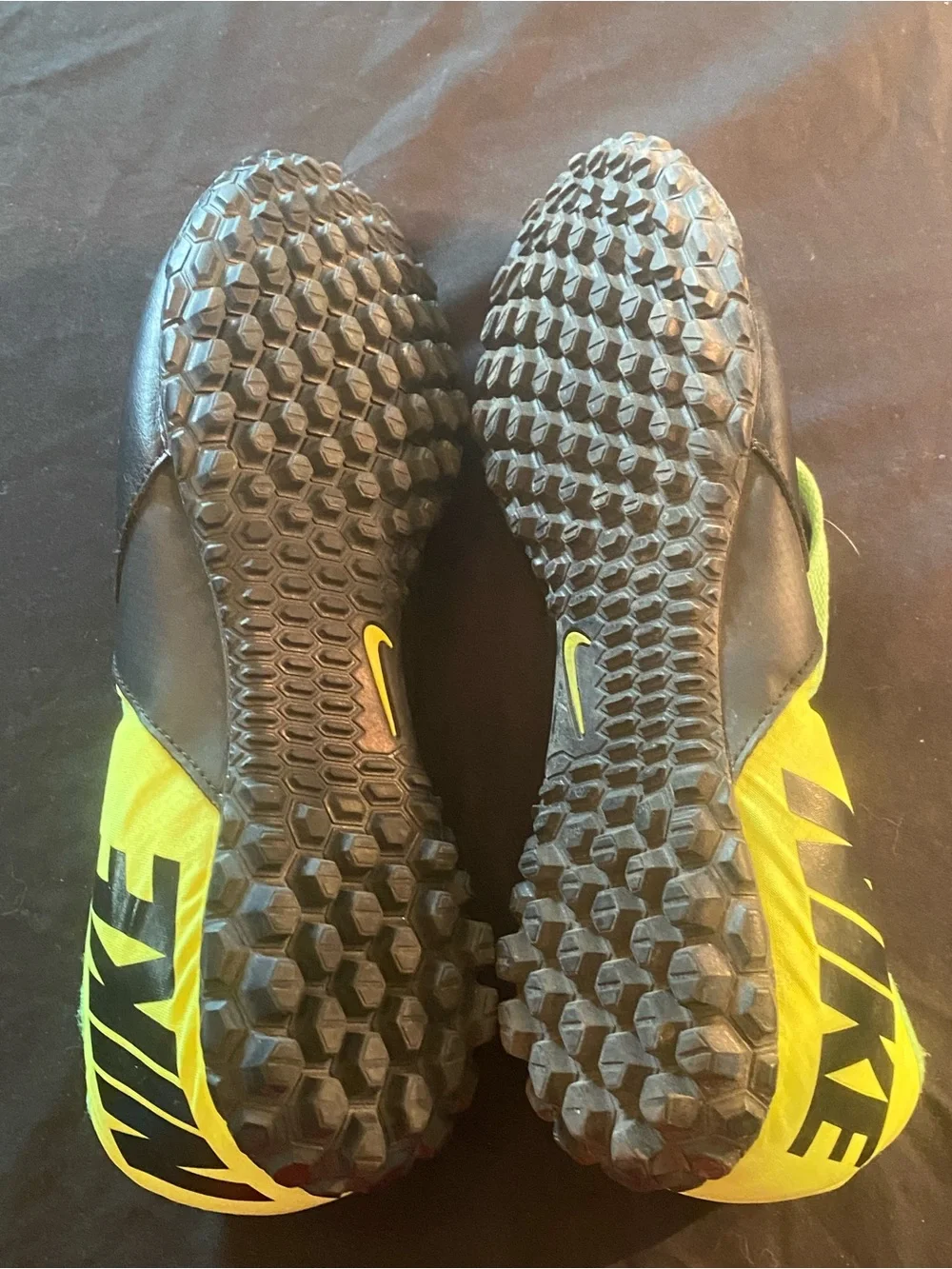 Nike Bomba II TF turf men’s size 8 Soccer Sneakers in Black & Neon Green